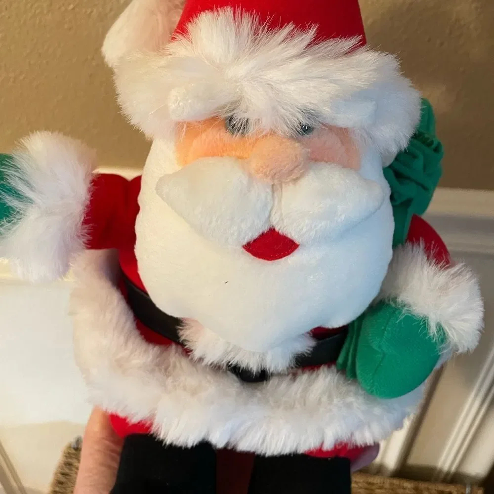 1990’s Stuffins Plush Santa New Condition!